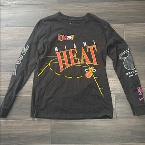 Miami Heat Women’s Crew Neck Long Sleeved Shirt - Medium